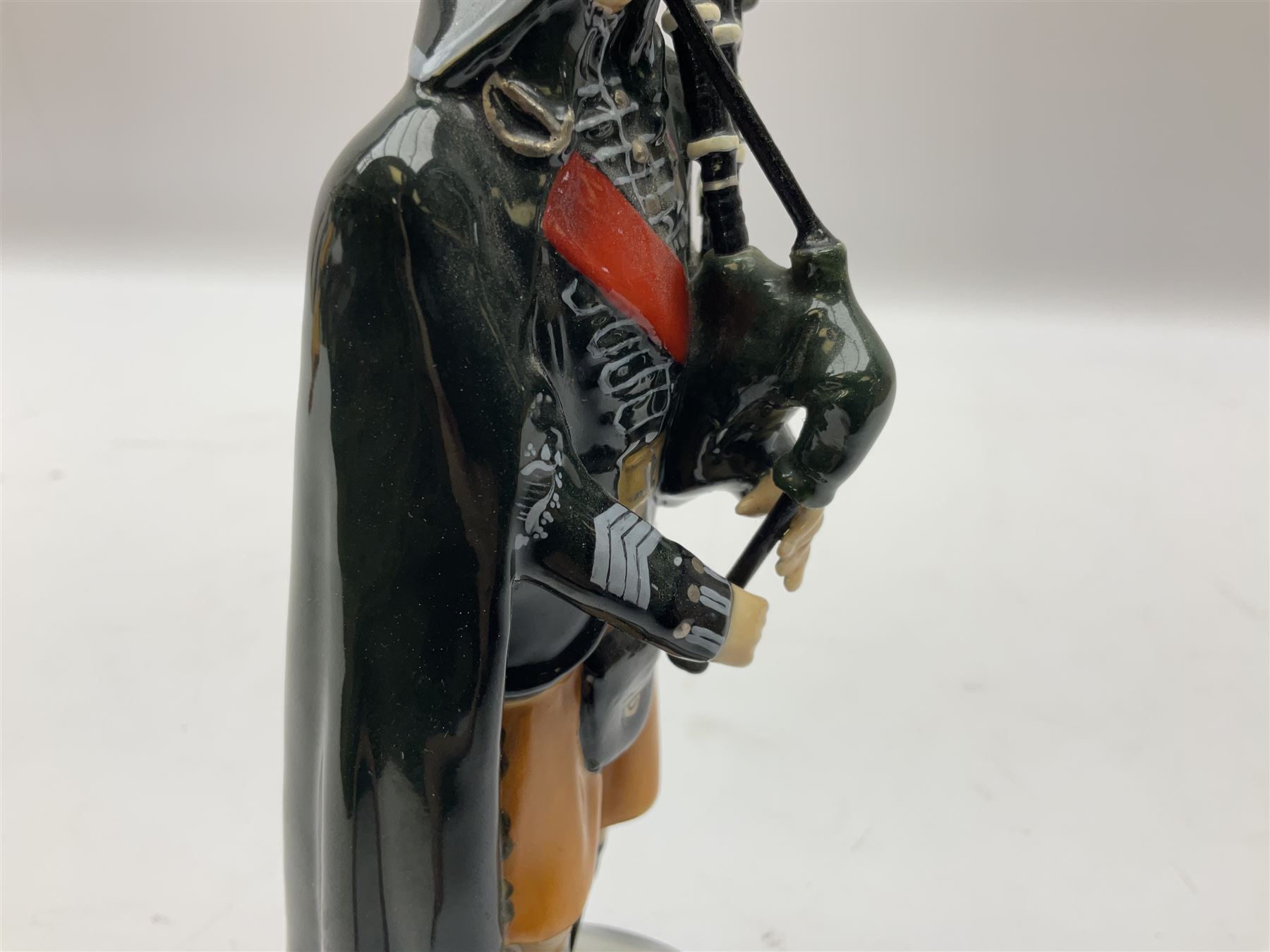 Michael J Sutty limited edition figure, Pipe Player, The Royal Irish Rangers 1980's, 241/250, H22cm