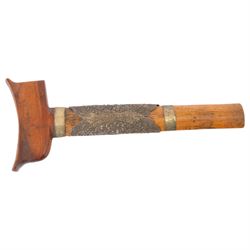 Middle Eastern Jambiya dagger with horn handle in leather scabbard, together with an Indian daggers with ribbed handle in metal scabbard and four other knives, Jambiya L32cm  