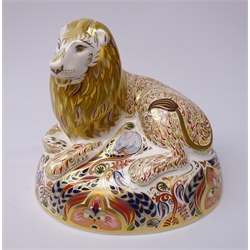  Large Royal Crown Derby Lion paperweight dated 1998, gold stopper, H16cm    