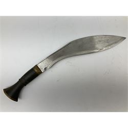 Post WW2 Gurkha kukri, in leather scabbard complete with two skinning knives, 42cm overall