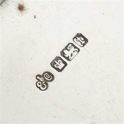 Silver bowl with scalloped edge and engraved decoration on four bracket shape feet D15cm Sheffield 1911 Maker Elkington & Co