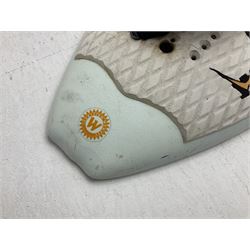Windsurfing: Fanatic Skate 100 Freestyle windsurfing board, with Fanatic footstraps, L240cm