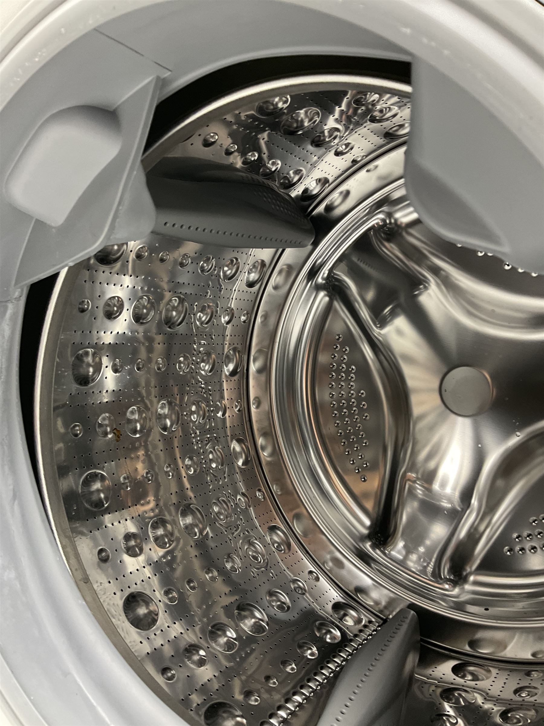 LG ThinQ FH4G1BCS2 Direct Drive12kg washing machine with turbo wash