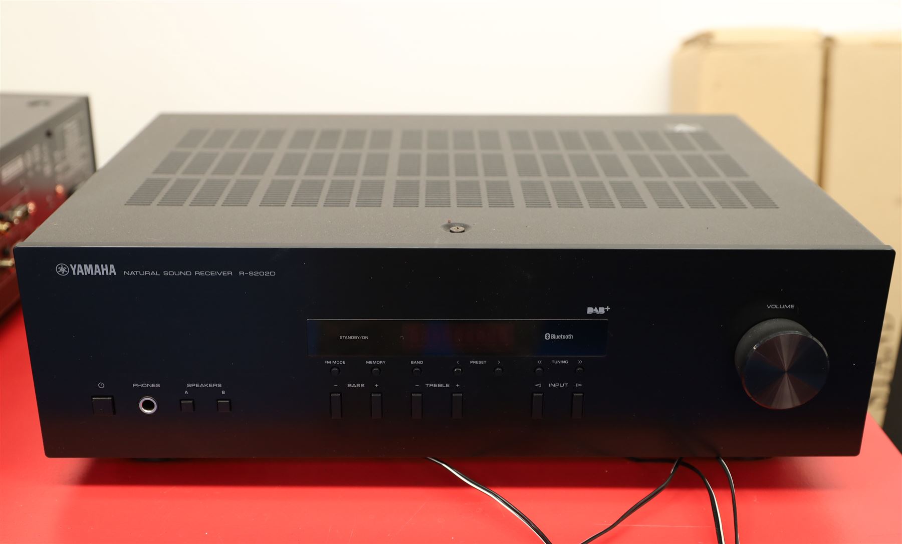 Yamaha - R-S202/R-S202D, natural sound stereo receiver, DAB+ and Bluetooth functionality, Treble and Bass controls, with remote