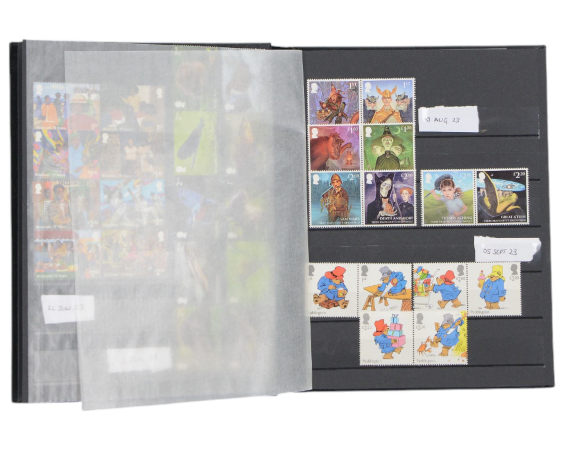 Queen Elizabeth II mint decimal stamps, mostly in presentation packs, face value of usable postage approximately 300 GBP