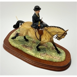 A limited edition Border Fine Arts figure, Elegance in the Field, model no L126 by Anne Wall, 841/950, on wooden base, figure L25cm. 