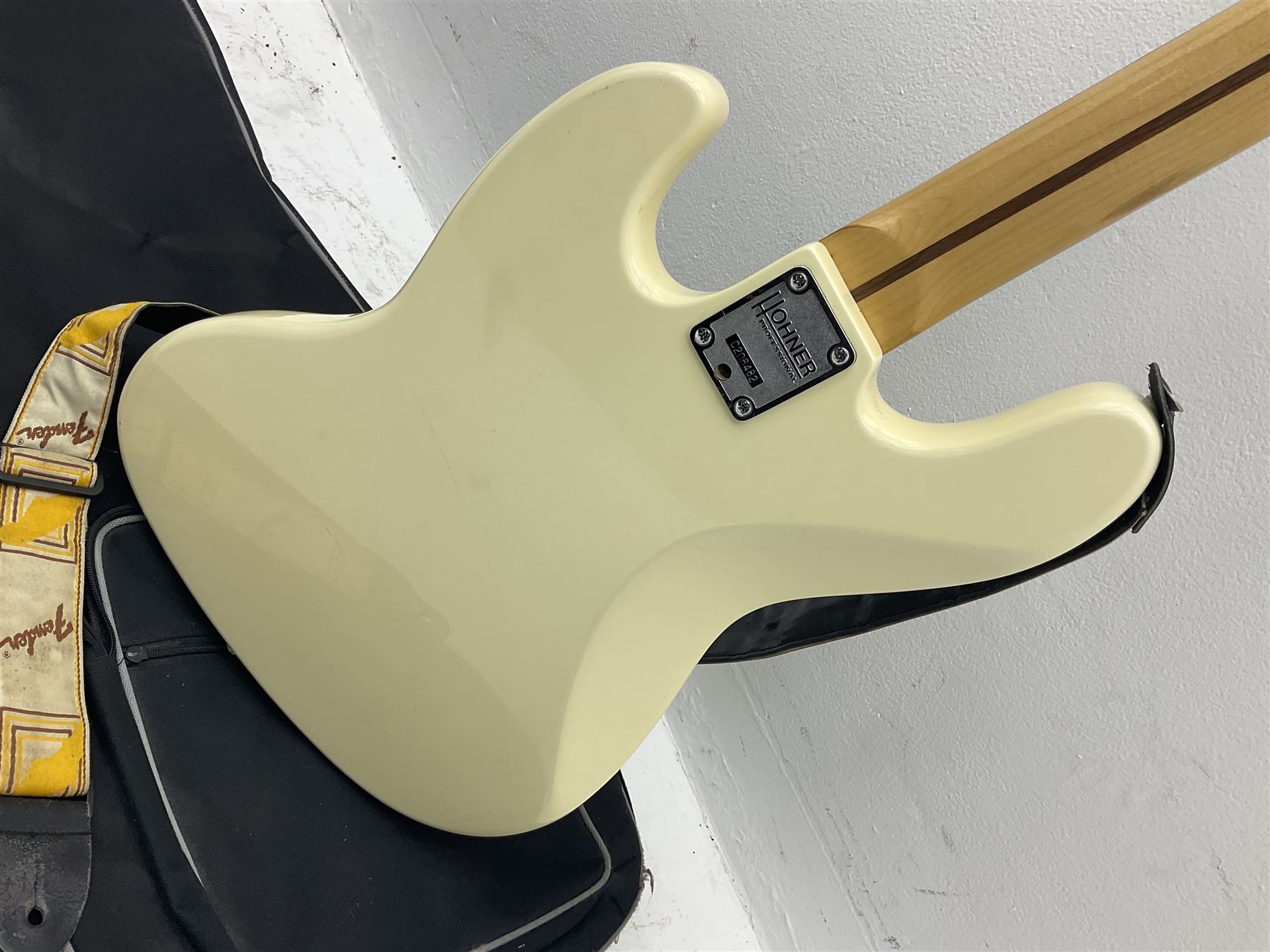 Hohner Professional J Bass F1 four-string fretless electric bass guitar, serial no.C206482 L116cm; in soft carrying case