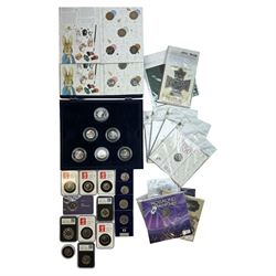 Mostly Commemorative Queen Elizabeth II coins, including various brilliant uncirculated fifty pence pieces in packs, DateStamp capsules containing commemoratives with 2016 'Shakespeare' two pounds, 2016 'The First World War', 2016 'EIIR 90' five pounds etc