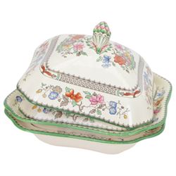 Copeland Spode Chinese Rose pattern extensive tea and dinner service, including eighteen dinner plates, twenty two desert plates, twenty cups and saucers, teapot, coffee pot, platters etc  