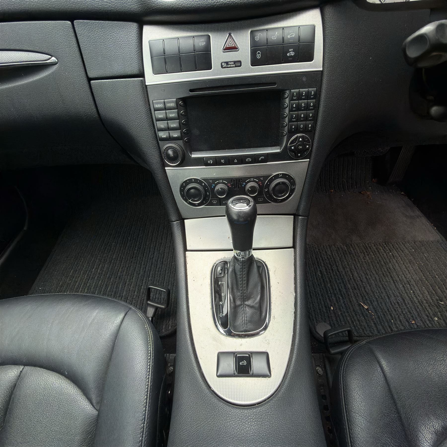 Mercedes-Benz CLK Cabriolet 280 Avantgarde, 3 Litre petrol, automatic, 2006, 2dr, 74500 Miles, convertible, silver, (C10 BJM)