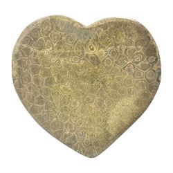 Fossilised coral dish in the form of a heart, D13cm