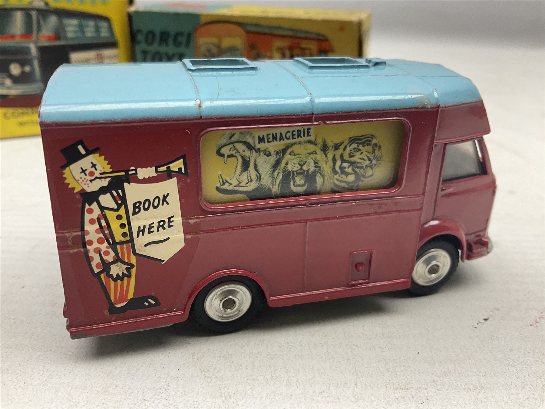 Corgi - Commer Police Van with flashing light No.464 and Chipperfield's Mobile Booking Office No.426; each in original box with paperwork (2)