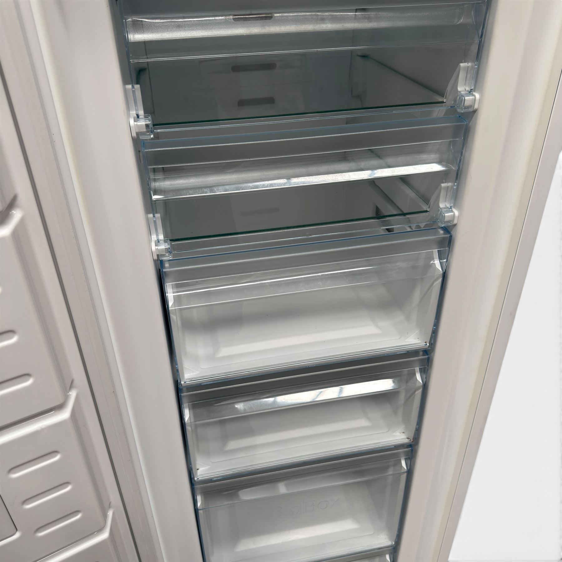 Bosch - GSN33VW30G free-standing freezer
