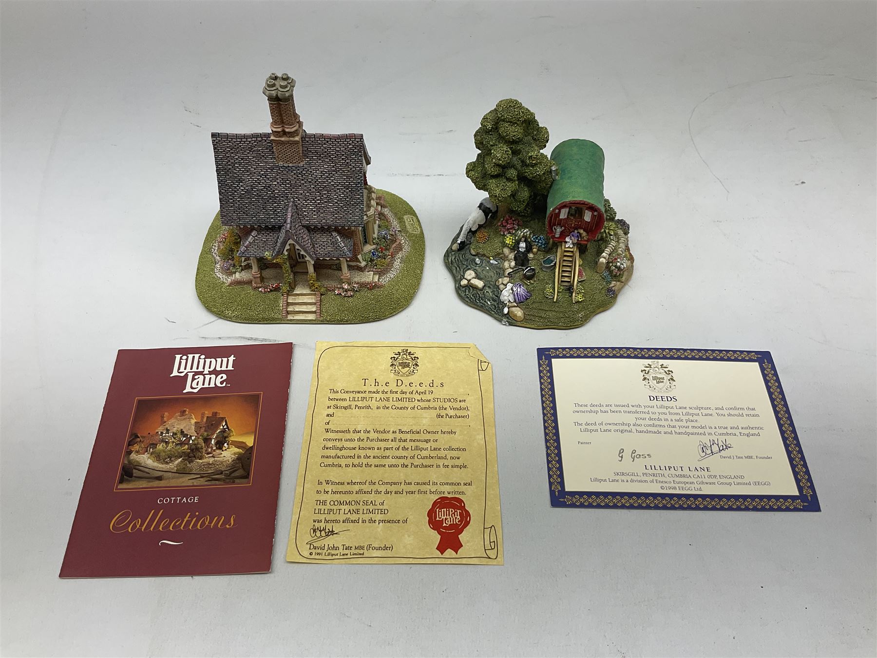 Seven Lilliput Lane cottages from the British and English collections, to include Paradise Lodge, Traveller's Rest etc, all boxed with deeds