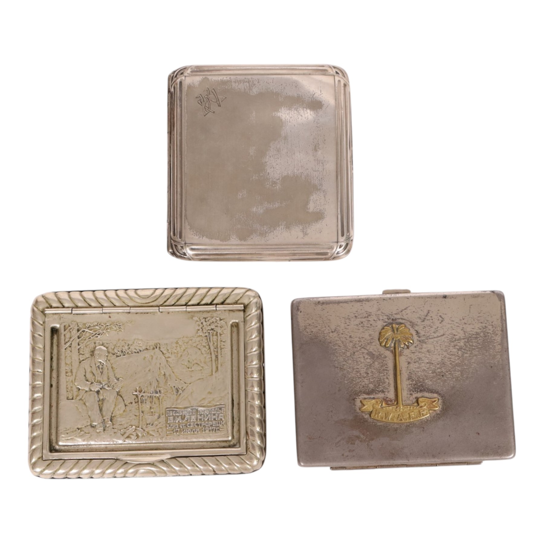 WWI and WWII cigarette cases, including German Gott mit uns example, 1st Lincs regt, R.M.S Calgaric etc 