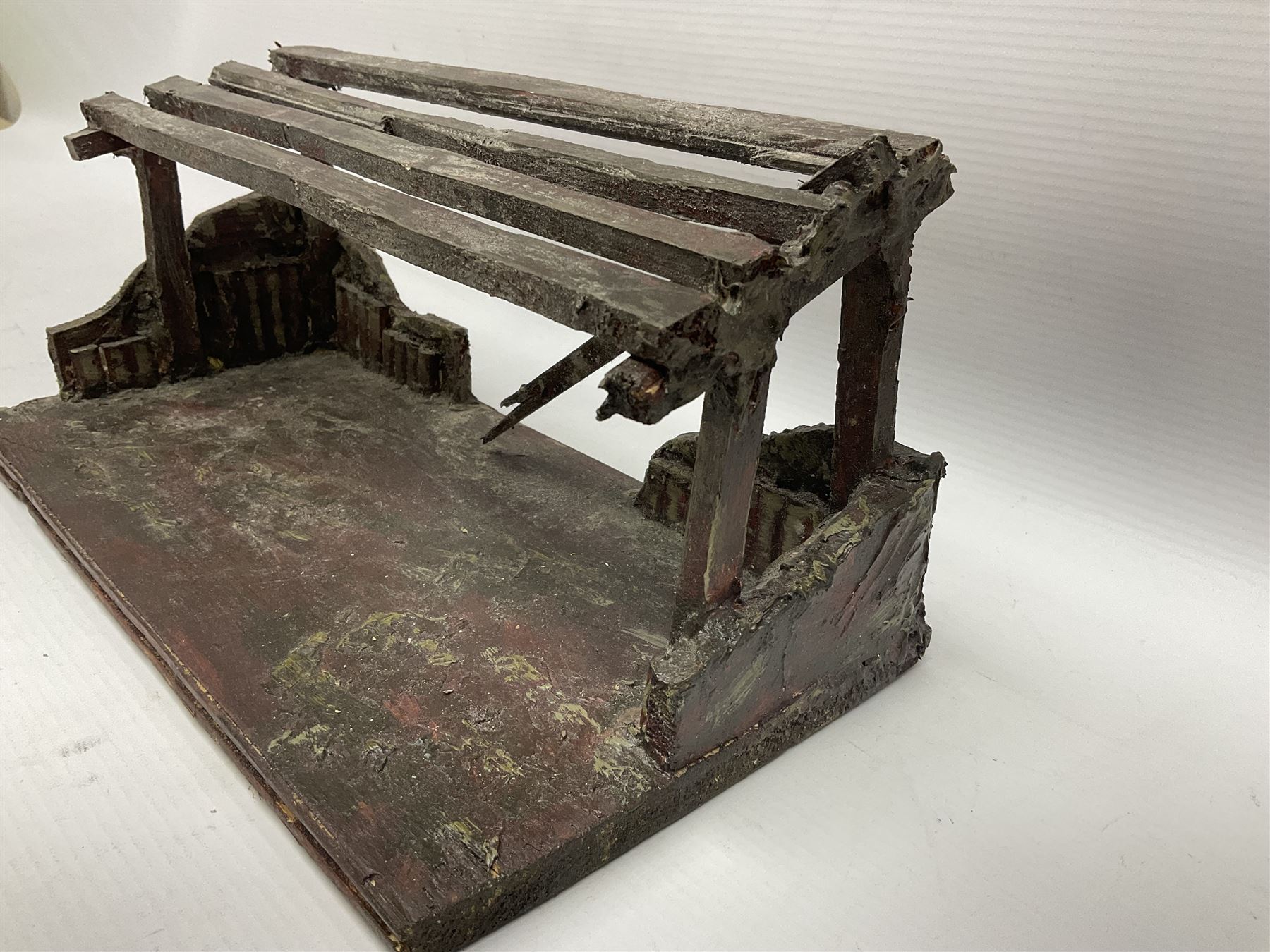 Lineol type artillery gun emplacement, H13cm, L31cm 