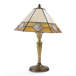 Tiffanny style table lamp, the shade of geometric design in orange and opaline, H50cm
