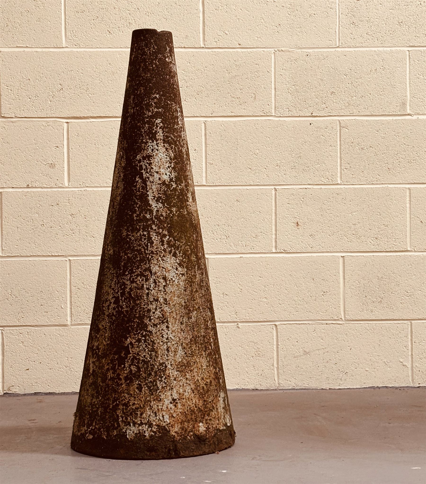Large cast iron blacksmiths mandrel. H105cm.  - COLLECTION BY APPOINTMENT FROM: The White House, Thirsk Road, Easingwold, York, YO61 3NF - CALL 01723 507111 TO ARRANGE