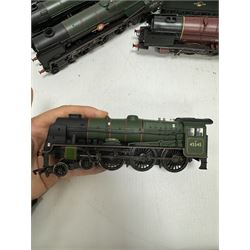 Twelve '00' gauge steam locomotives and tenders, by various makers including Bachmann, Mainline and Hornby etc, all unboxed