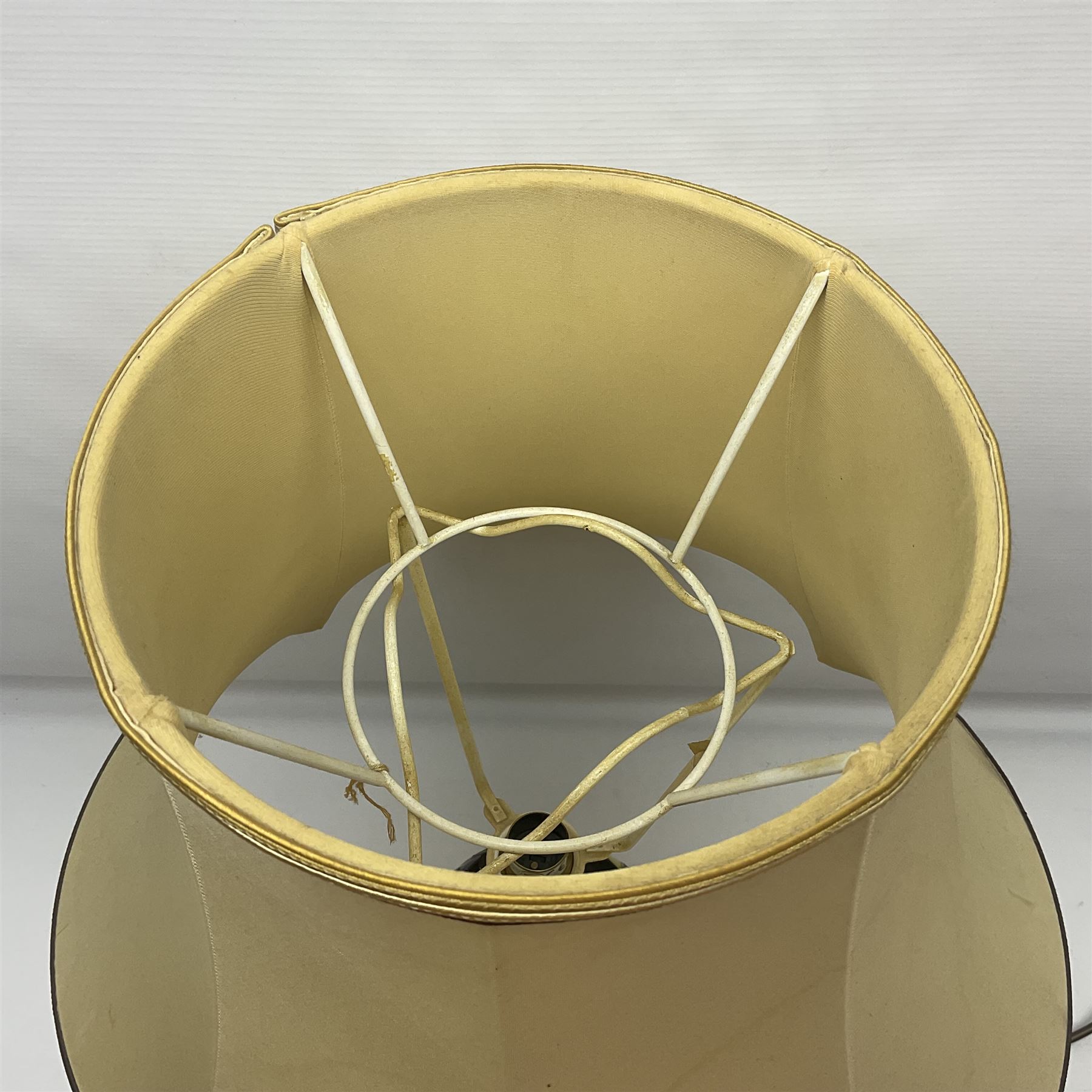 Moorcroft table lamp, Sesquipedale pattern of of baluster form, with shade  H21cm