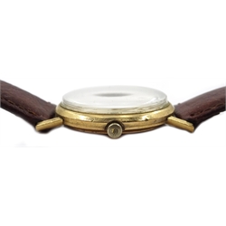  Omega Geneve 9ct gold wristwatch, silvered dial, date aperture, minute track, centre seconds, manual wind movement,34mm diameter213  