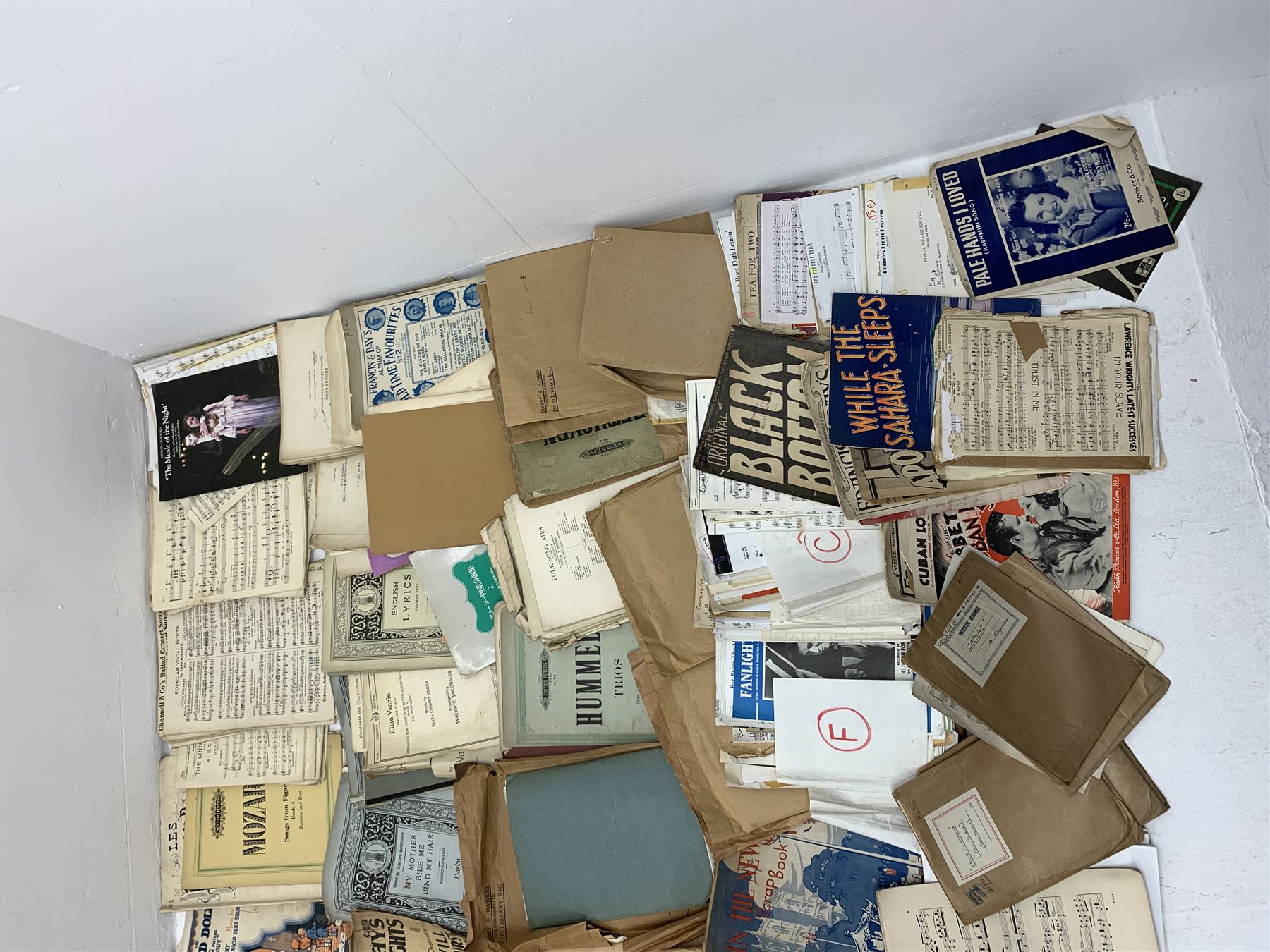 Steinway & Sons - late 19th century figured walnut upright piano, iron framed and overstrung, model no. 56174 circa. 1886, W154cm, H137cm, D70cm, together with a quantity of sheet music