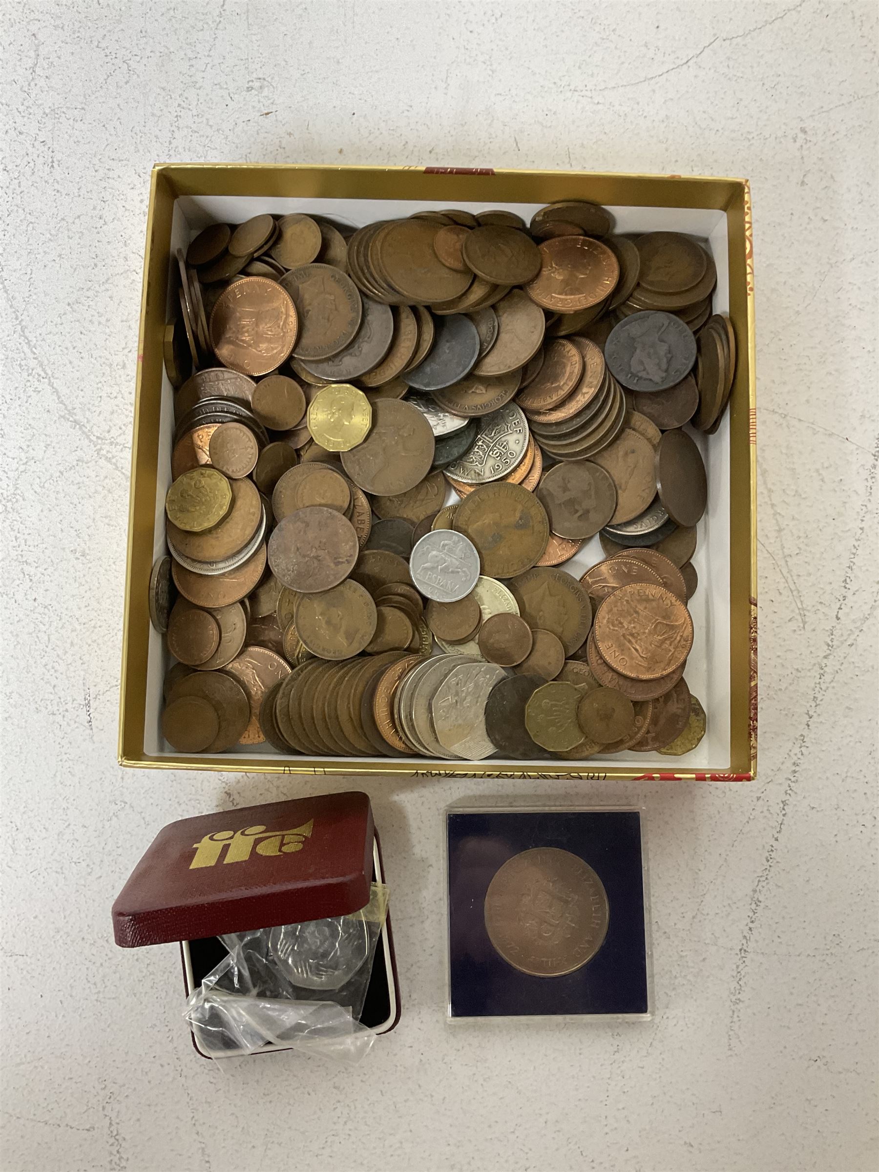 Great British and World coins, pre-decimal pennies and other denominations, commemorative crown etc