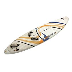 Windsurfing: Fanatic Skate 100 Freestyle windsurfing board, with Fanatic footstraps, L240cm