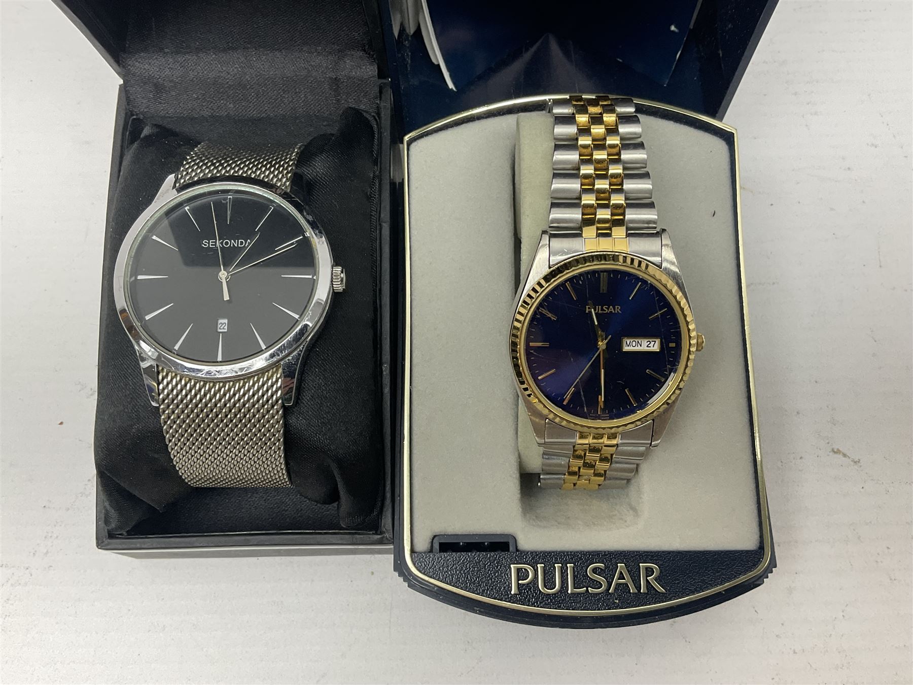 Four gentlemans wristwatches including Seiko Kinetic 50M, Pulsar, Sekonda and Constantin Quartz, boxed, together with a ladies Accurist wristwatch