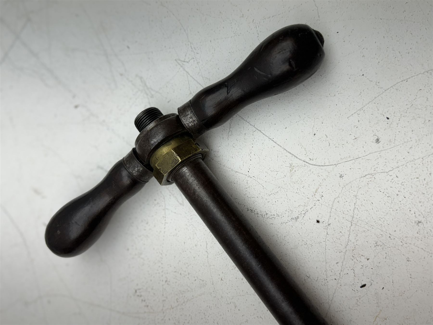 19th century William Percy (of Malton) air rifle with medially ribbed round ball reservoir, the 67cm (26.5