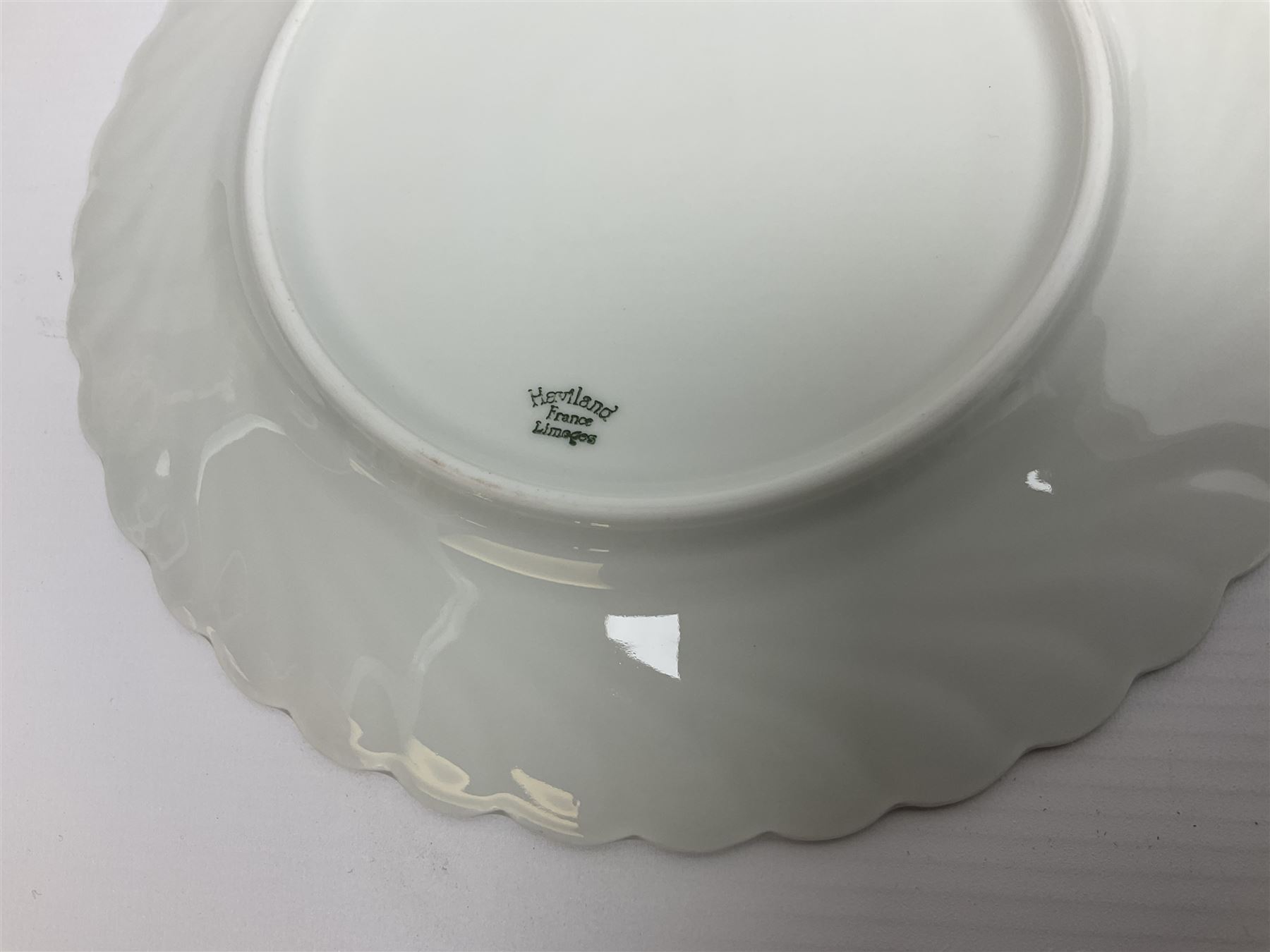 Limoges Haviland pattern coffee service for eight, comprising coffee pot, covered sucrier, milk jug, dessert plates, cups and saucers (27)