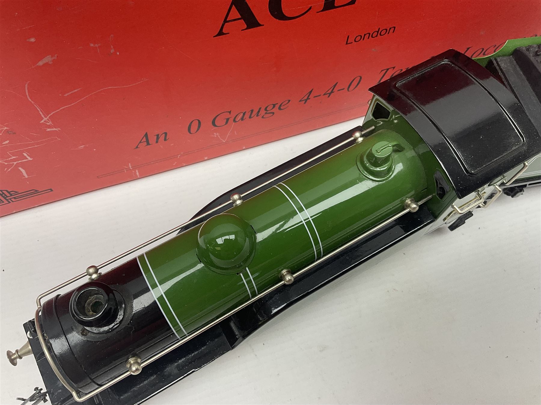Ace Trains '0' gauge - E3 '2006 Celebration Class' 4-4-0 tender locomotive No.2006 in LNER green; boxed with original packaging and instructions.