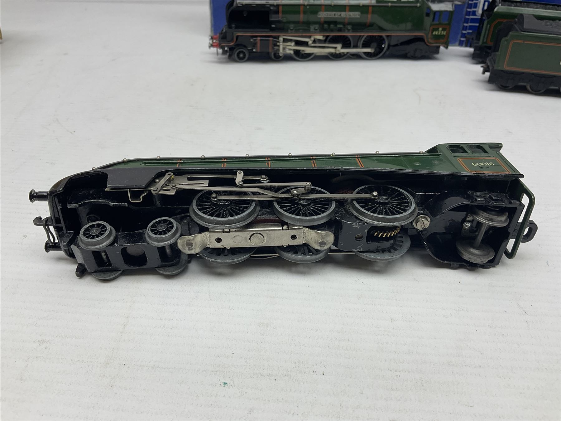 Hornby Dublo - 3-rail - Duchess Class 4-6-2 locomotive 'Duchess of Montrose' No.46232 in BR gloss green and original plain blue box; with tender in separate Tony Cooper box; and Class A4 4-6-2 locomotive 'Silver King' No.60016 in BR gloss green and original box; with tender in separate box (4)