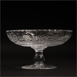 Stuart Crystal Beaconsfield pattern bowl on short pedestal foot  foot, 17cm