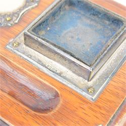Desk top chest of drawers, two short over two long drawers, the top with pen holder and two silver plated inkwell holders, with handles to the side, H20cm, L38cm