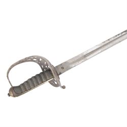 Edward VII 1887 Pattern Heavy Cavalry Officer's sword, 89cm single edge fullered etched blade, numbered 11017 to the back of the blade, decorative pierced guard, fishskin and wire handle, in a leather scabbard, overall L106cm 