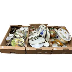 Collection of Victorian and later ceramics, to include large Royal Worcester Evesham tureen and gilt tea wares, Wedgwood, figures, collectors plates etc in three boxes