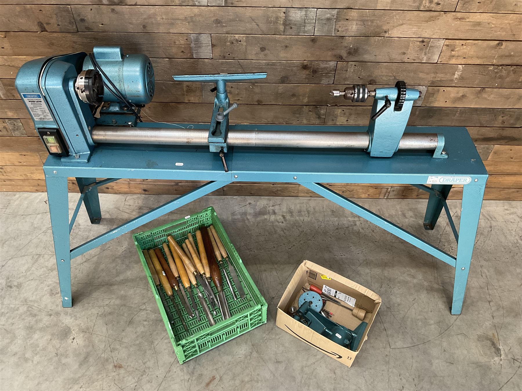 Draper WTL12 wood lathe and a collection of turning chisels 