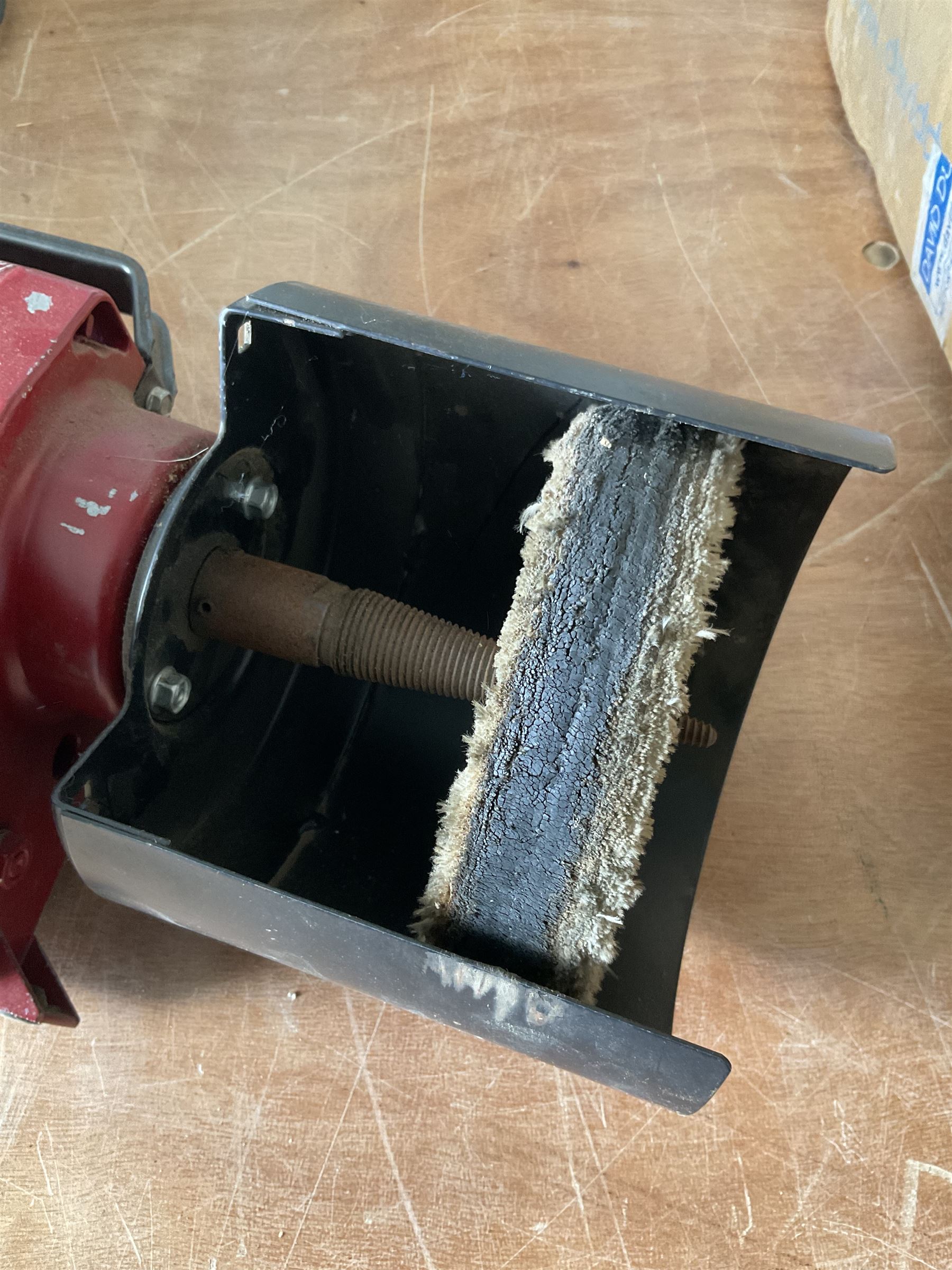 Creusen dual bench grinder with polishing wheels  - THIS LOT IS TO BE COLLECTED BY APPOINTMENT FROM DUGGLEBY STORAGE, GREAT HILL, EASTFIELD, SCARBOROUGH, YO11 3TX