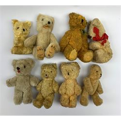 Eight 1950s European small teddy bears including a German one with open mouth, largest H9