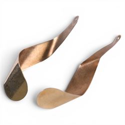 Two 9ct gold strips