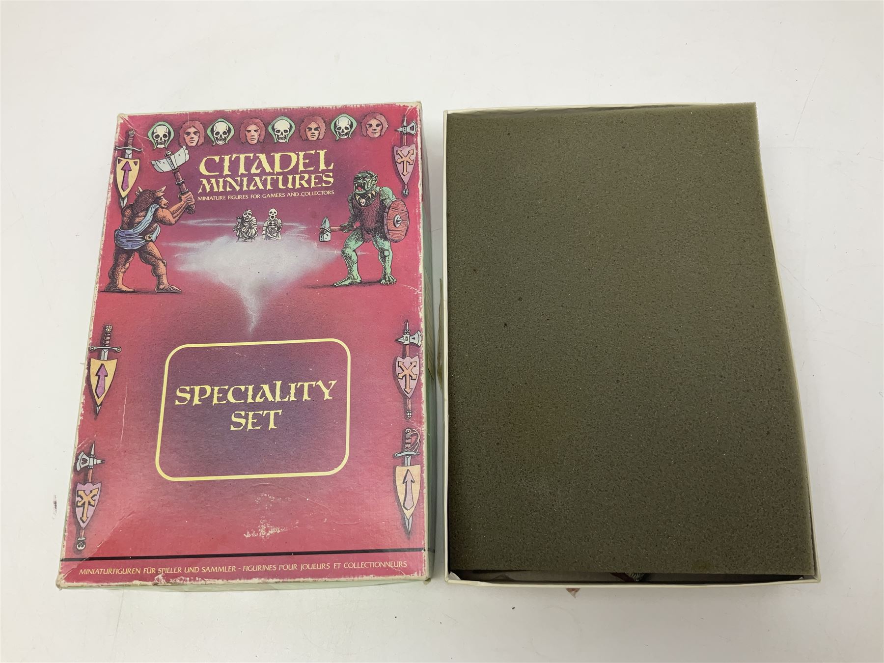 Citadel Miniatures; Games Workshop Dungeon Adventurers starter set in original box, with further associated miniatures 