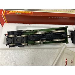 Hornby ‘00’ gauge - Class B17 4-6-0 ‘Manchester United’ locomotive no.2862 in LNER green; Class B17 4-6-0 ‘Leeds United’ locomotive no.61656 in BR green; Class D41/1 4-4-0 ‘Yorkshire’ locomotive no. 62700; Class 49/1 4-4-0 ‘Cheshire’ locomotive no.2753 in LNER green; in original boxes (4) 