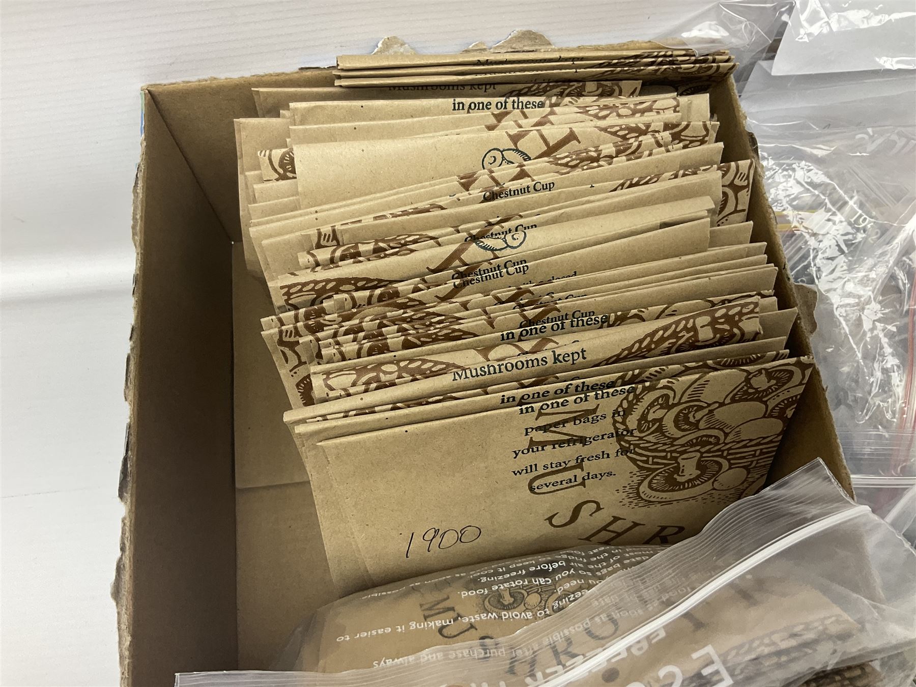 Great British and World coins, including pre-decimal coinage, French, Italian, German and other pre-Euro coinage, various medallions etc