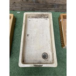 Set of three salt glazed sinks - THIS LOT IS TO BE COLLECTED BY APPOINTMENT FROM DUGGLEBY STORAGE, GREAT HILL, EASTFIELD, SCARBOROUGH, YO11 3TX