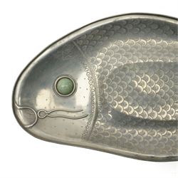Chinese pewter covered tureen, in the form of a fish, with green hardstone eye, with engraved scale decoration, D55cm 