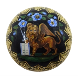  Italian 19th century gold and enamel convex brooch, depicting Lion of St Mark, the flowers set with small rose cut diamonds, laid onto gilt metal   
[image code: 3mc]