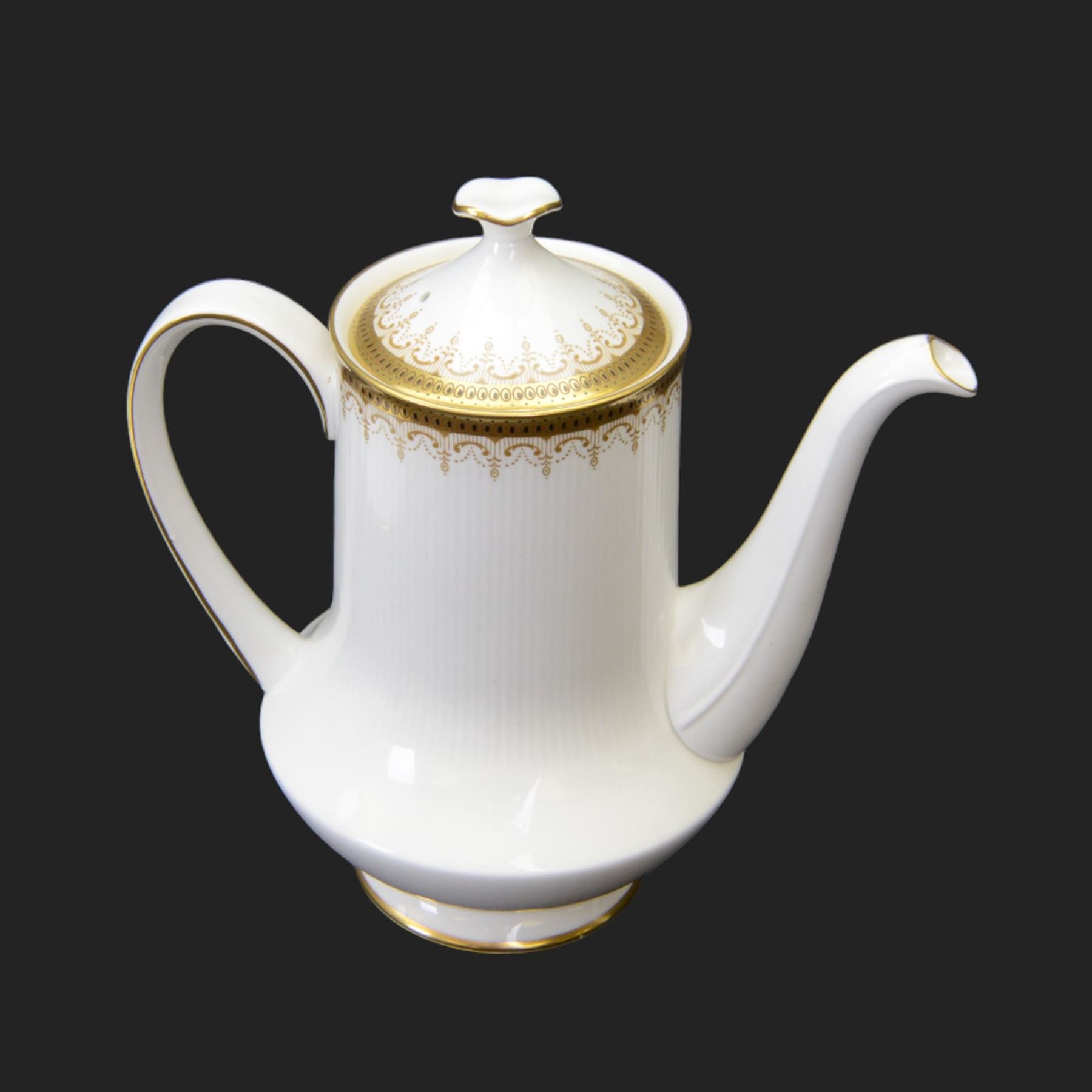 Paragon 'Athena' pattern tea and dinner service, comprising coffee pot, coffee cups, tureen, dinner plates, side plates, etc