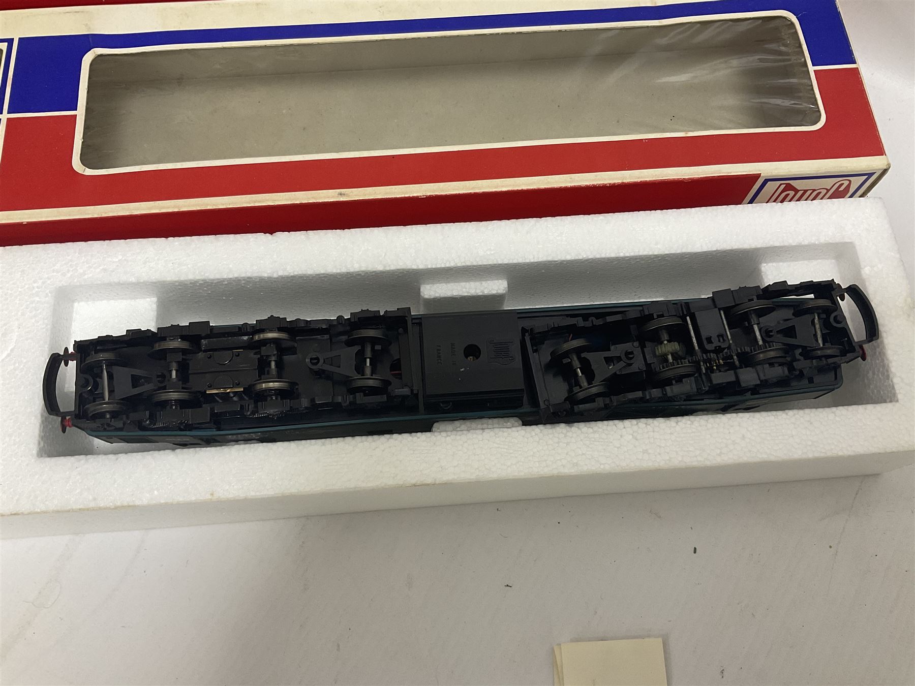 Jouef ‘HO/00’ gauge - Flandre Riviera electric train set ref.7655; Class 40 ‘Empress of Britain’ D120 locomotive in BR green ref.8913; one SNCF coach ref.5293; all in original boxes; four further loose navy blue Compagnie Internationale coaches comprising three sleeping cars and one luggage car (7) 