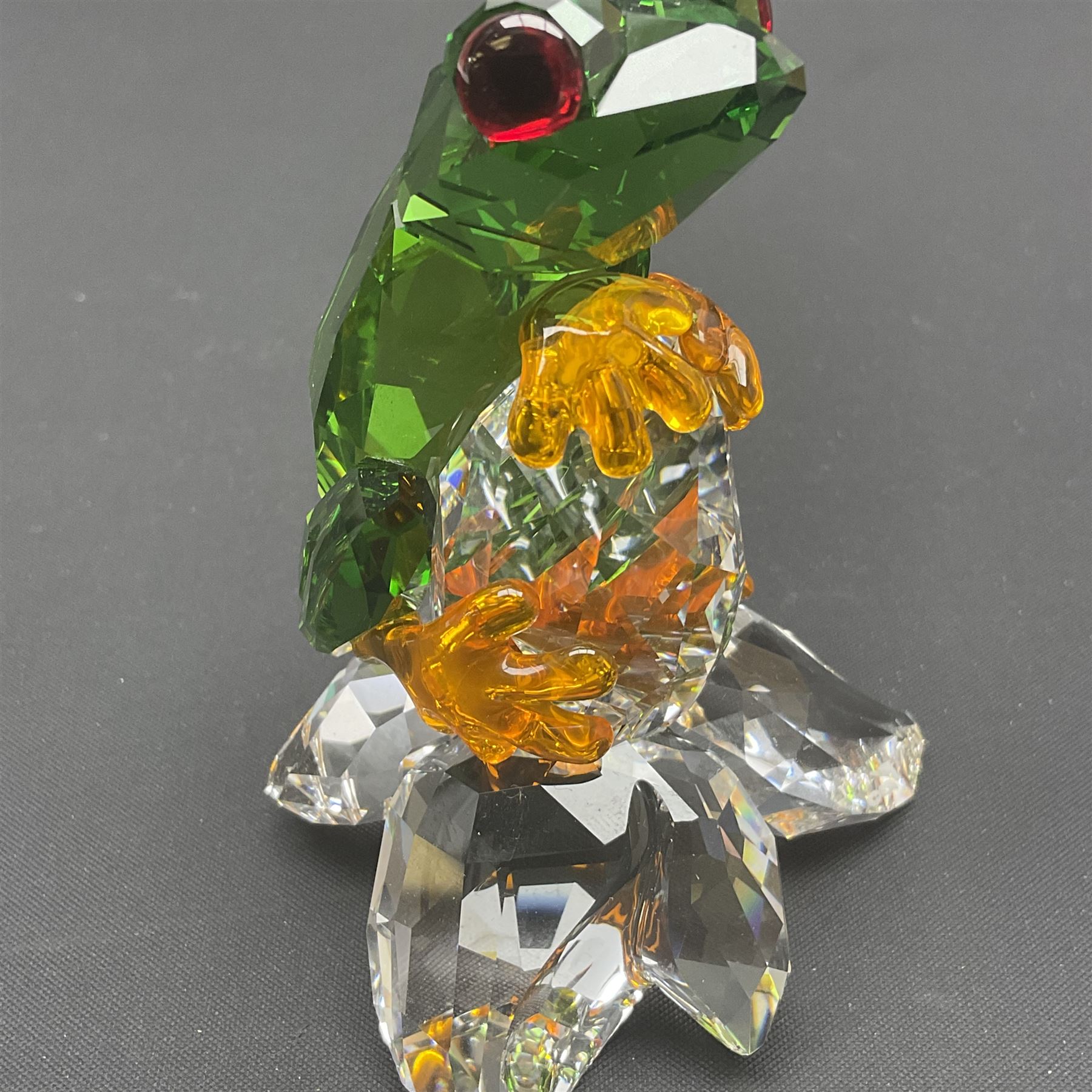 Pair Swarovski Crystal frogs, designed by Elizabeth Ademer, H8cm
